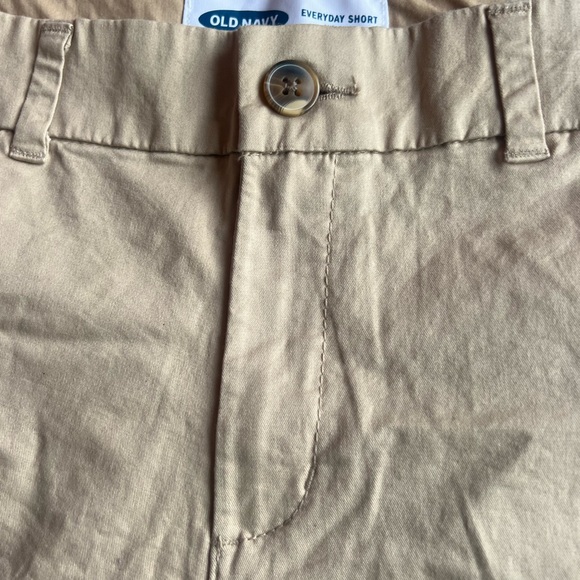 Old Navy Khaki Casual Shorts - Picture 3 of 8